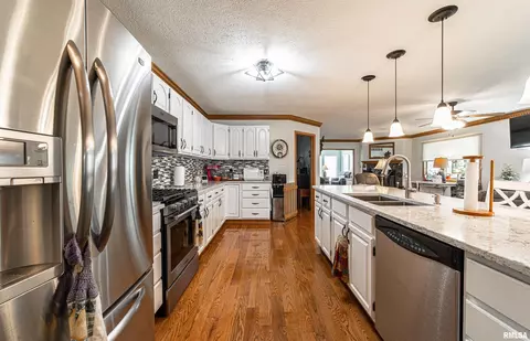 400 W Kickapoo St, Lincoln, IL 62656 photo 12