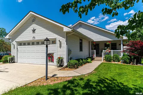 400 W Kickapoo St, Lincoln, IL 62656 photo 1