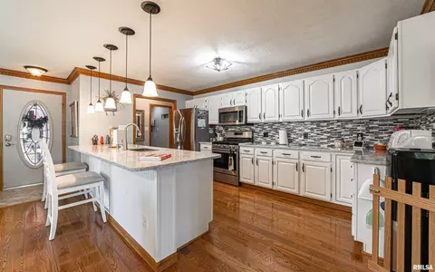 400 W Kickapoo St, Lincoln, IL 62656 photo 10