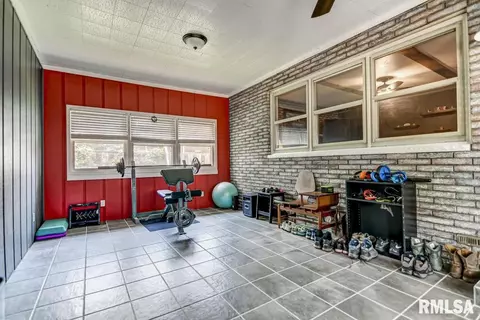 920 N 3rd St, Riverton, IL 62561 photo 20