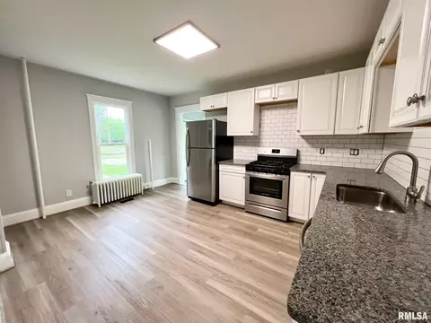 211 E Hargrave St, Athens, IL 62613 photo 6
