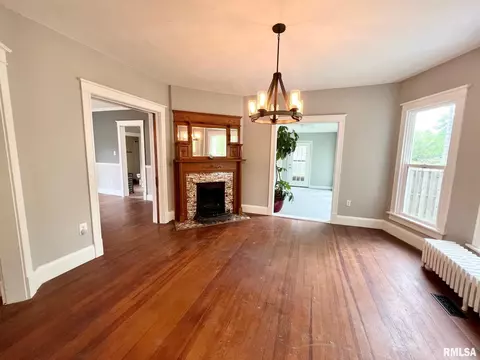 211 E Hargrave St, Athens, IL 62613 photo 2