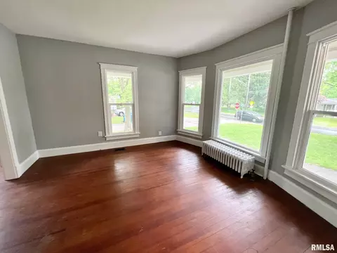 211 E Hargrave St, Athens, IL 62613 photo 10