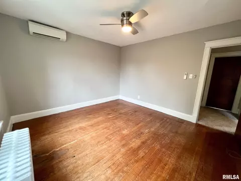 211 E Hargrave St, Athens, IL 62613 photo 21