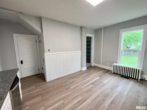 211 E Hargrave St, Athens, IL 62613 photo 8