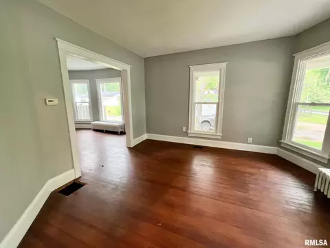 211 E Hargrave St, Athens, IL 62613 photo 15