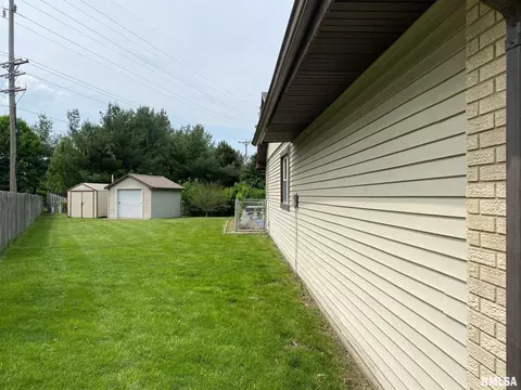 104 Mccarthy Dr, Springfield, IL 62702 photo 14