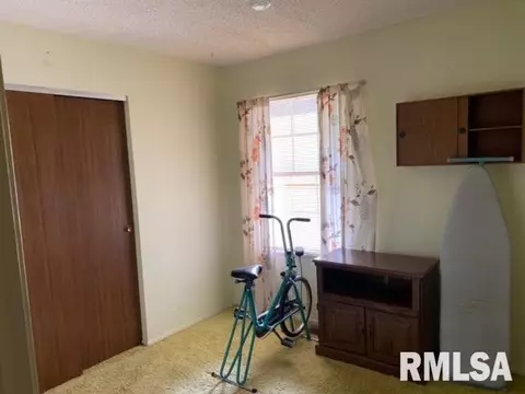 104 Mccarthy Dr, Springfield, IL 62702 photo 8