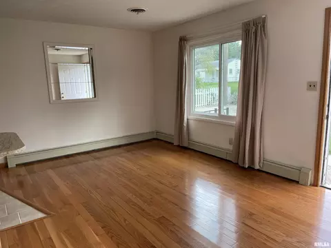 43 Lilac Ln, Springfield, IL 62702 photo 2