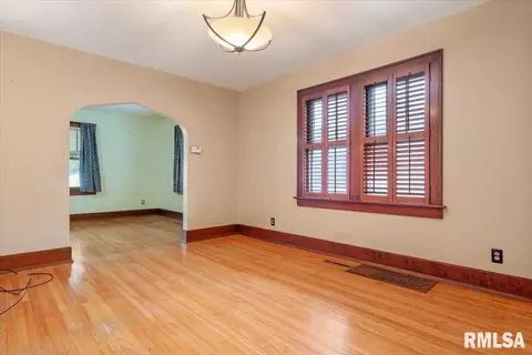 512 S Park Ave, Springfield, IL 62704 photo 11