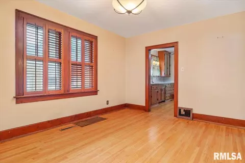 512 S Park Ave, Springfield, IL 62704 photo 12