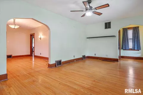 512 S Park Ave, Springfield, IL 62704 photo 8