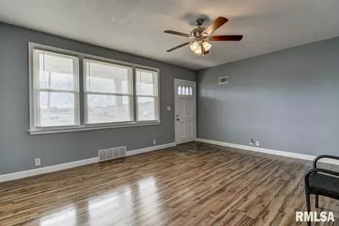 1435 Adlai Stevenson Dr, Springfield, IL 62703 photo 3