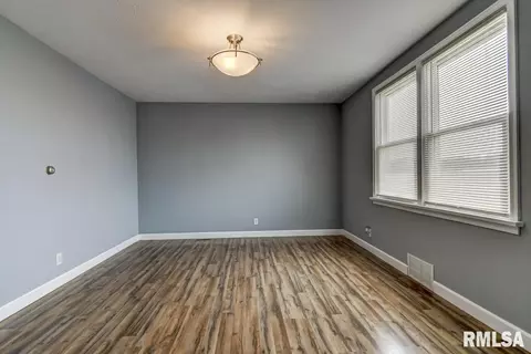 1435 Adlai Stevenson Dr, Springfield, IL 62703 photo 10