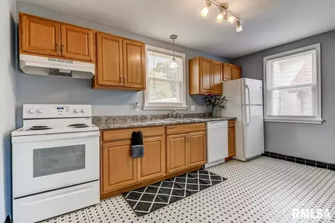 1435 Adlai Stevenson Dr, Springfield, IL 62703 photo 9