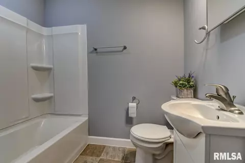 1435 Adlai Stevenson Dr, Springfield, IL 62703 photo 20