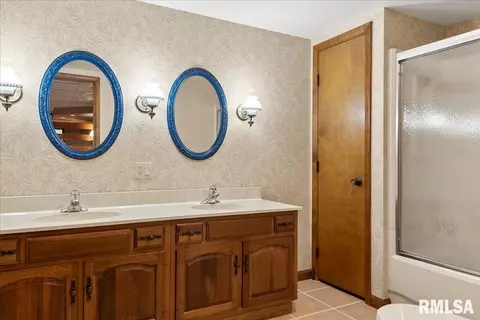 2413 S Walnut St, Springfield, IL 62704 photo 33