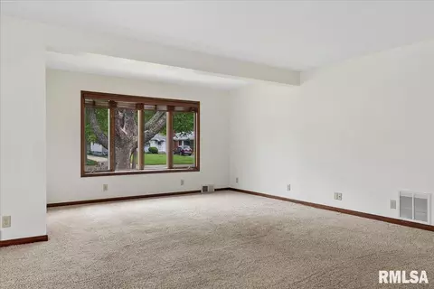 2413 S Walnut St, Springfield, IL 62704 photo 8