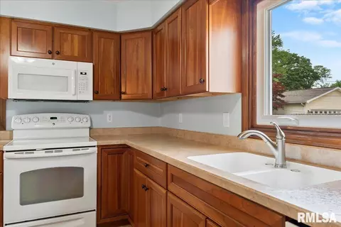 2413 S Walnut St, Springfield, IL 62704 photo 12