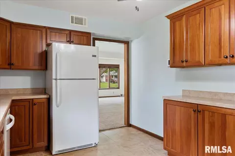 2413 S Walnut St, Springfield, IL 62704 photo 15