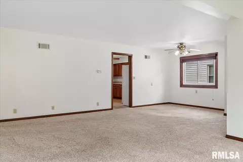 2413 S Walnut St, Springfield, IL 62704 photo 10