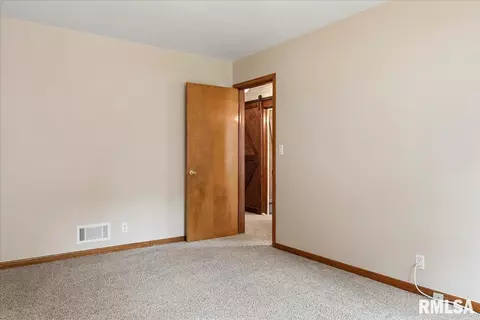 2413 S Walnut St, Springfield, IL 62704 photo 24