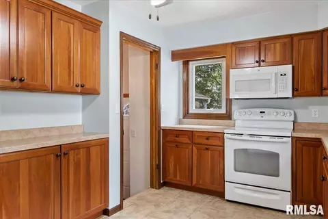 2413 S Walnut St, Springfield, IL 62704 photo 13