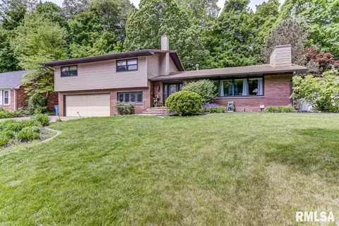 935 Roanoke Dr, Springfield, IL 62702 photo 2