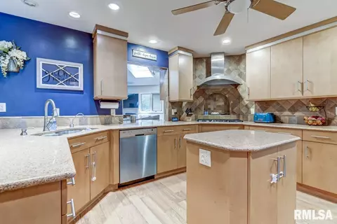 935 Roanoke Dr, Springfield, IL 62702 photo 22