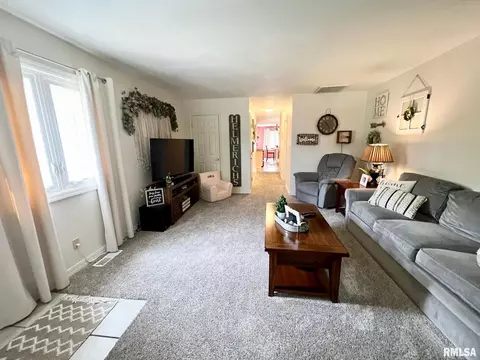 2316 Austin Dr, Springfield, IL 62704 photo 5