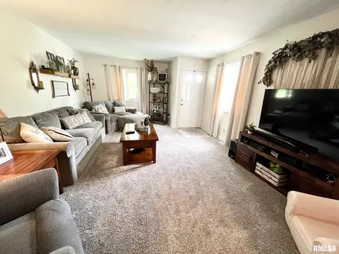 2316 Austin Dr, Springfield, IL 62704 photo 4