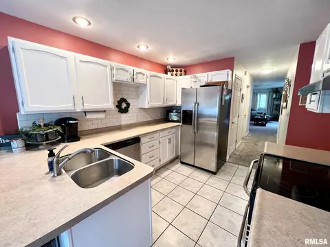 2316 Austin Dr, Springfield, IL 62704 photo 9