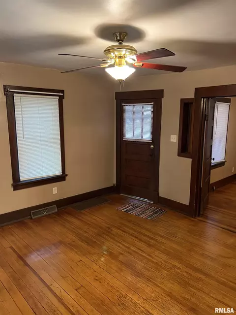 1627 N 10th St, Springfield, IL 62702 photo 7