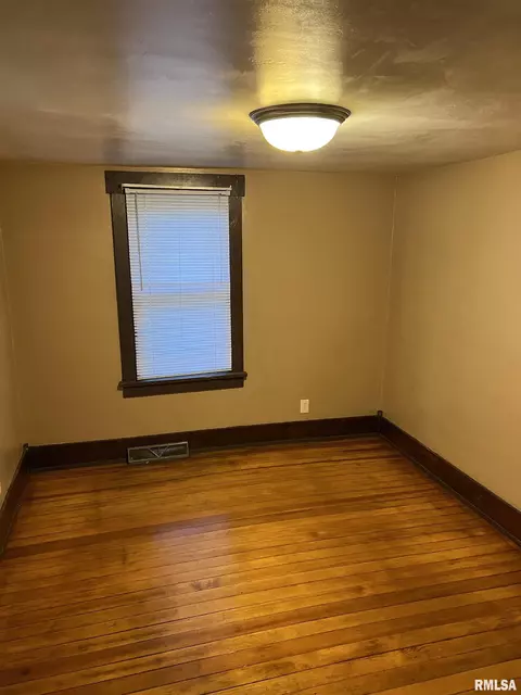 1627 N 10th St, Springfield, IL 62702 photo 8