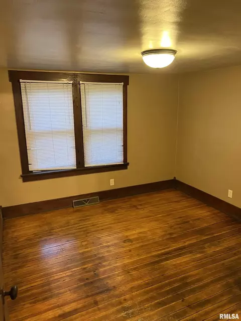 1627 N 10th St, Springfield, IL 62702 photo 12