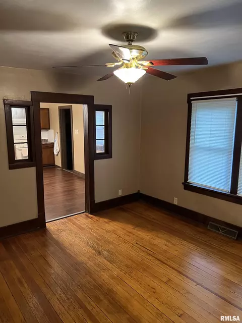 1627 N 10th St, Springfield, IL 62702 photo 6
