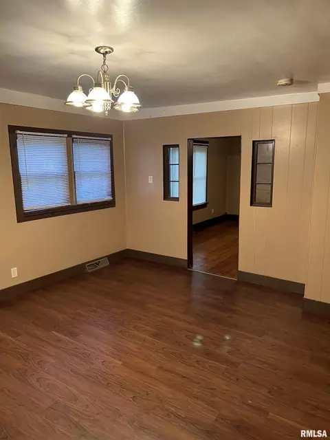 1627 N 10th St, Springfield, IL 62702 photo 11