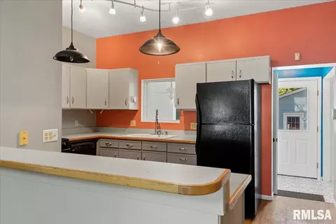 916 Henrietta St, Springfield, IL 62704 photo 9