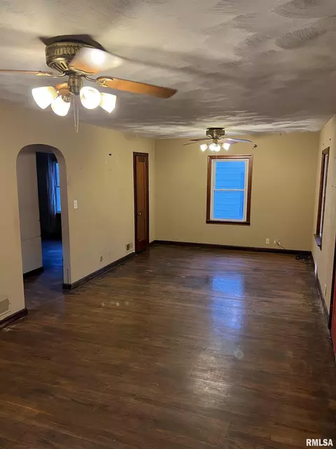 2157 E Reservoir St, Springfield, IL 62702 photo 2