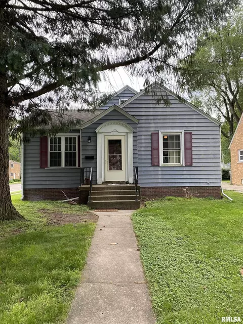 1945 S Walnut St, Springfield, IL 62704 photo 1