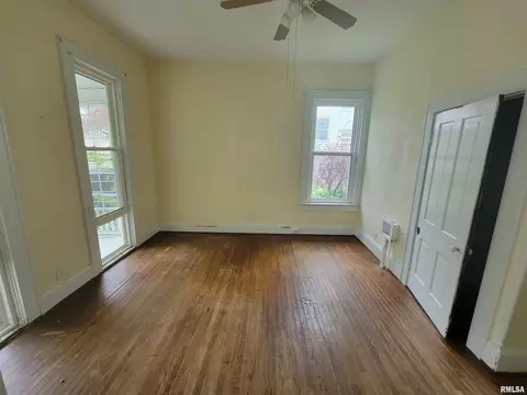 618 S Walnut St, Springfield, IL 62704 photo 3
