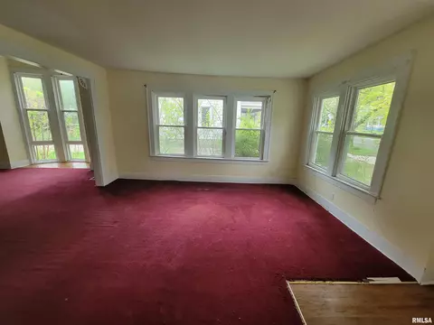 618 S Walnut St, Springfield, IL 62704 photo 5