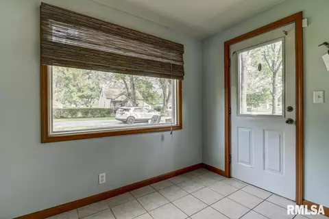 3209 S 1st St, Springfield, IL 62703 photo 2