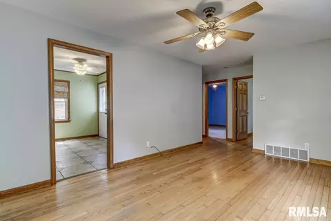 3209 S 1st St, Springfield, IL 62703 photo 7