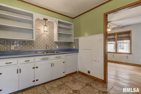 3209 S 1st St, Springfield, IL 62703 photo 9