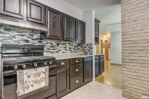 2312 E Sangamon Ave, Springfield, IL 62702 photo 12