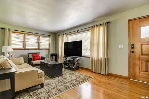 2312 E Sangamon Ave, Springfield, IL 62702 photo 5