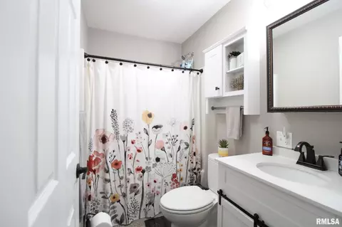 2344 Yale Blvd, Springfield, IL 62703 photo 9