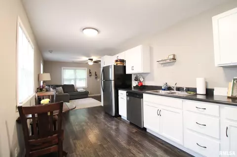 2344 Yale Blvd, Springfield, IL 62703 photo 8