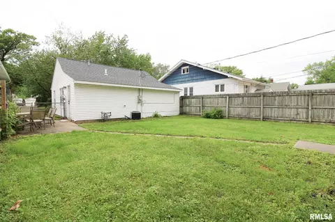2344 Yale Blvd, Springfield, IL 62703 photo 3
